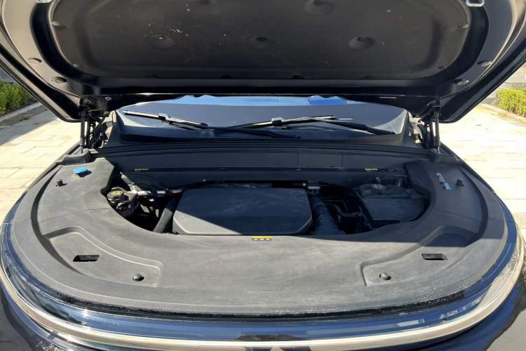 Used Li Auto L7 2023 Pro Model Exterior 2