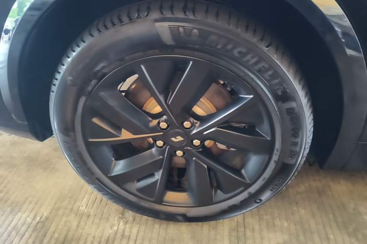 Used Li Auto L7 2023 Pro Model Exterior 2