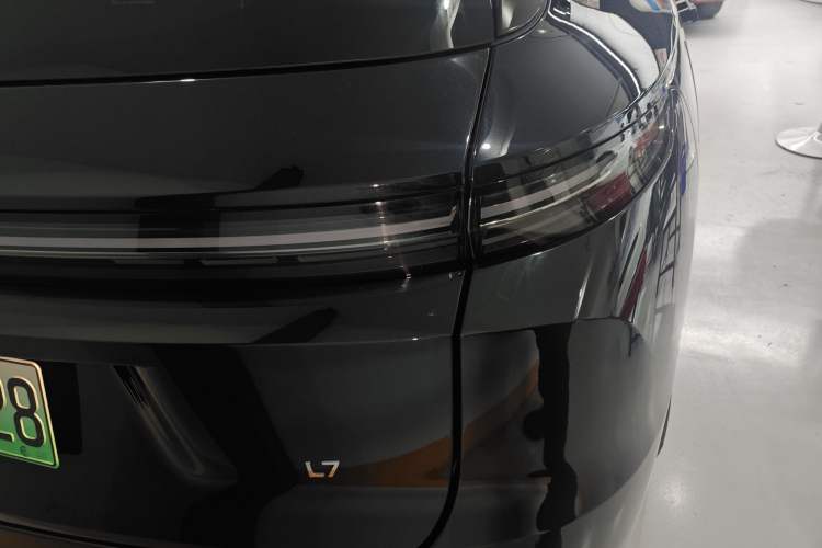 Used Li Auto L7 2023 Pro Model Exterior 3