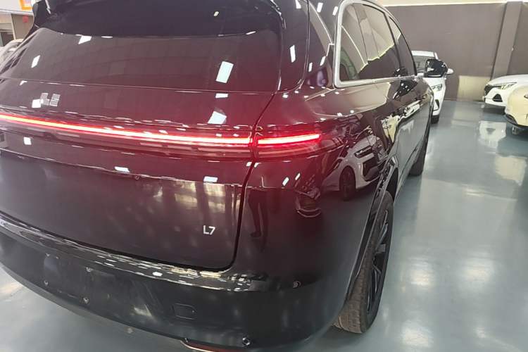 Used Li Auto L7 2023 Pro Model Exterior 3