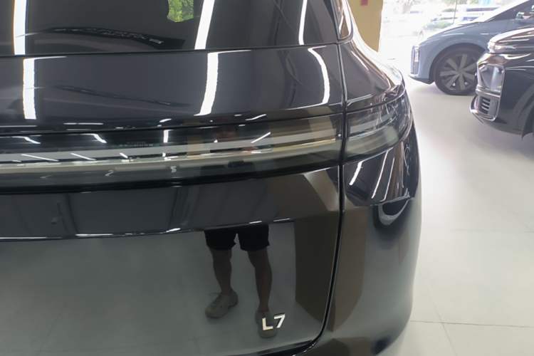 Used Li Auto L7 2023 Pro Model Exterior 3