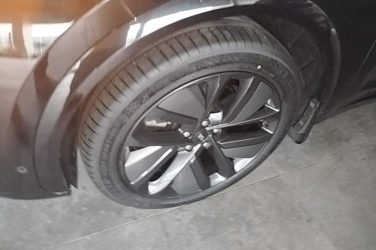 Used Li Auto L7 2023 Pro Model Exterior 4