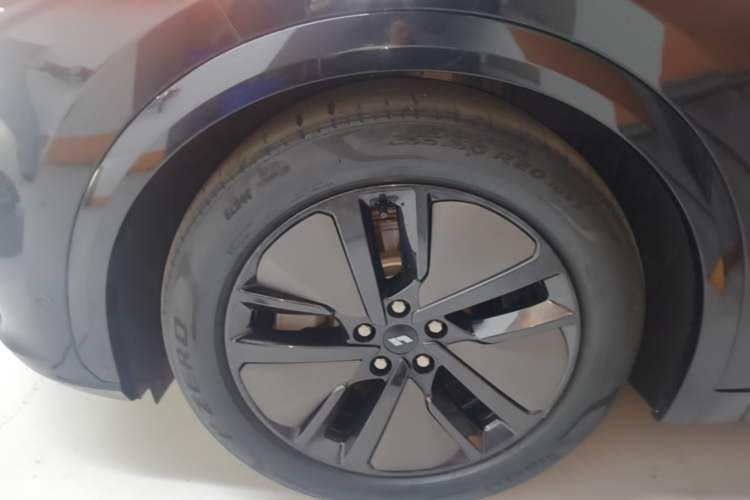 Used Li Auto L7 2023 Pro Model Exterior 4