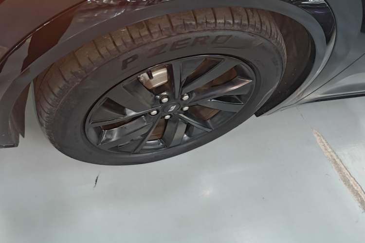 Used Li Auto L7 2023 Pro Model Exterior 4