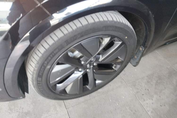 Used Li Auto L7 2023 Pro Model Exterior 4