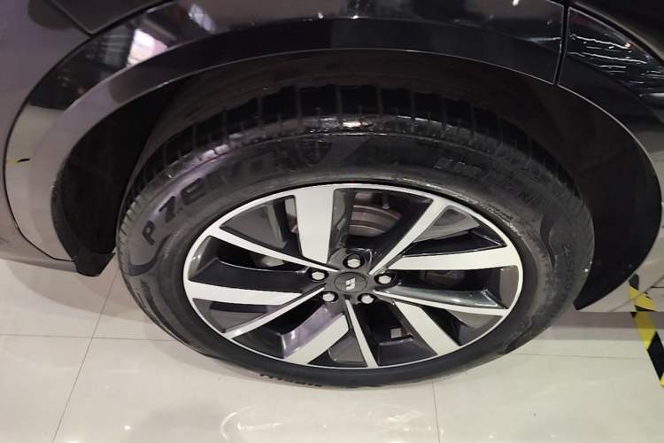 Used Li Auto L7 2023 Pro Model Exterior 5