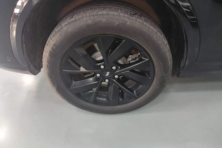Used Li Auto L7 2023 Pro Model Exterior 5