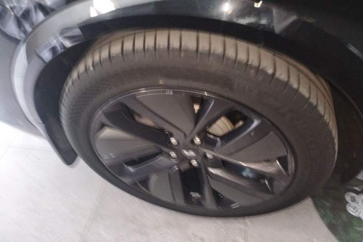 Used Li Auto L7 2023 Pro Model Exterior 5