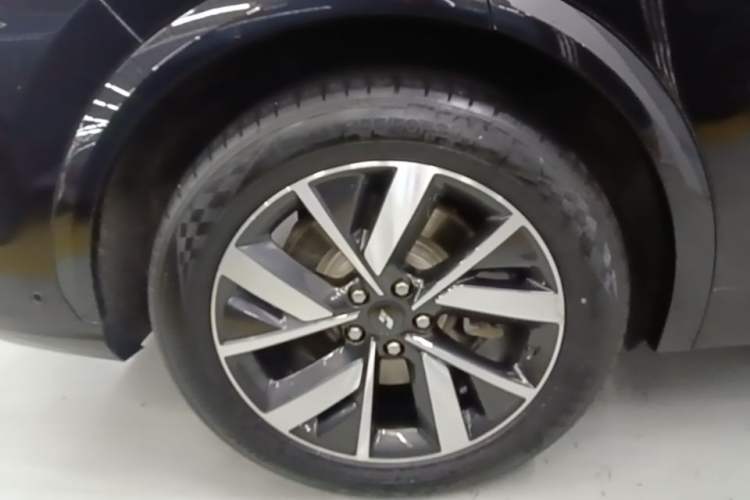 Used Li Auto L7 2023 Pro Model Exterior 5