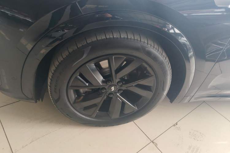Used Li Auto L7 2023 Pro Model Exterior 7