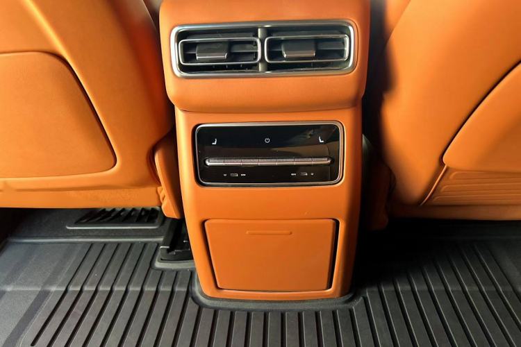 Used Li Auto L7 2023 Pro Model Interior 1
