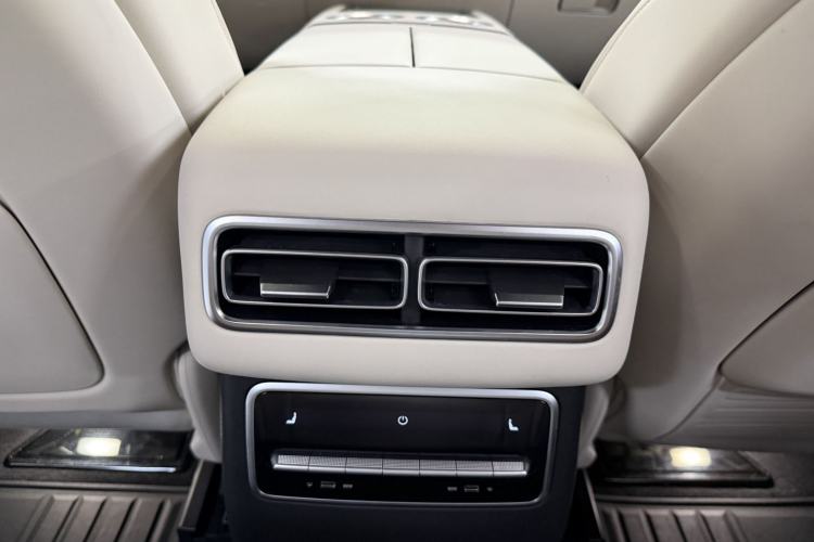 Used Li Auto L7 2023 Pro Model Interior 4