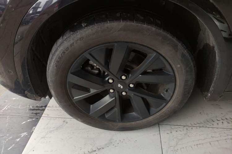 Used Li Auto L7 2023 Air model Left Front Wheel Hub