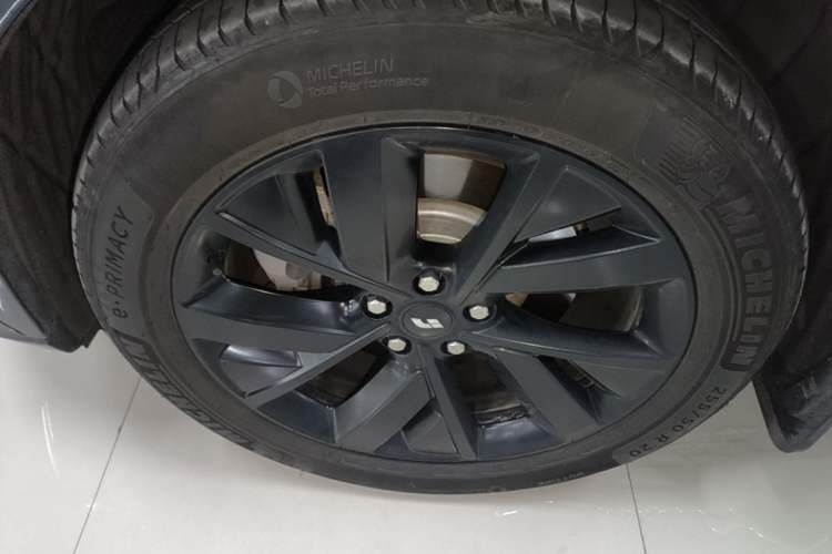Used Li Auto L7 2023 Max model Left Front Wheel Hub