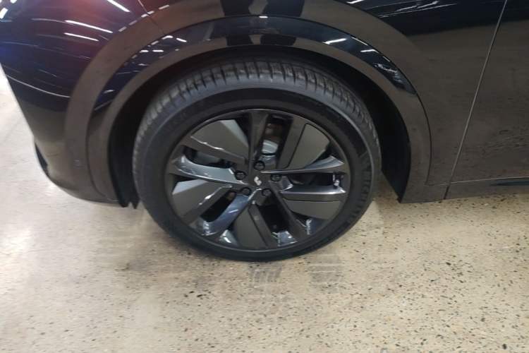 Used Li Auto L7 2023 Air model Left Front Wheel Hub