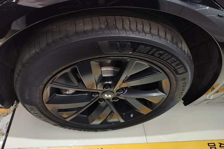 Used Li Auto L7 2023 Max model Left Front Wheel Hub