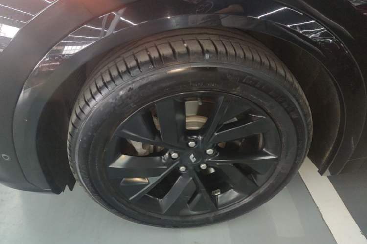 Used Li Auto L7 2023 Pro Model Left Front Wheel Hub