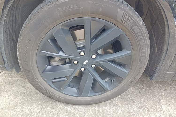 Used Li Auto L7 2023 Pro Model Left Front Wheel Hub
