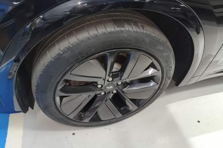 Used Li Auto L7 2023 Pro Model Left Front Wheel Hub