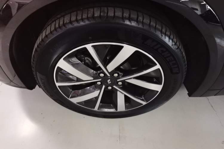 Used Li Auto L7 2023 Pro Model Left Front Wheel Hub