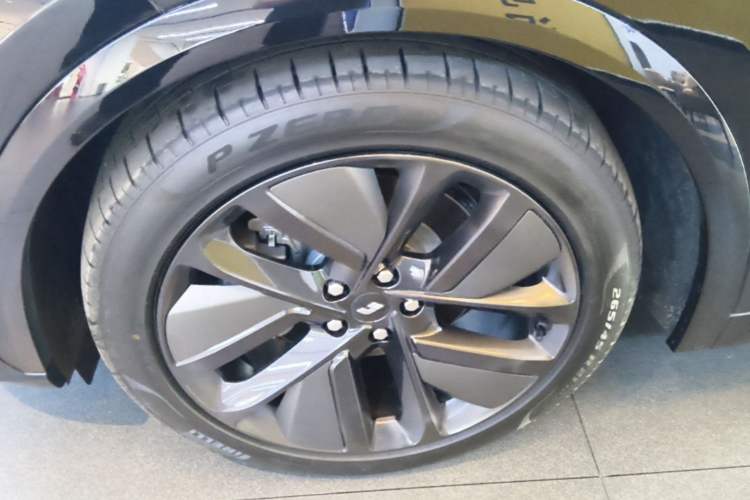 Used Li Auto L7 2023 Pro Model Left Front Wheel Hub