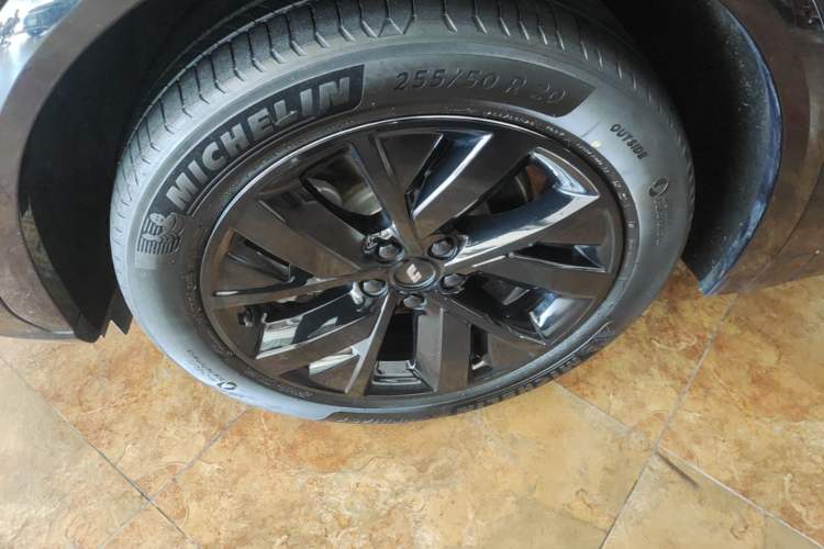 Used Li Auto L7 2023 Air model Left Front Wheel Hub