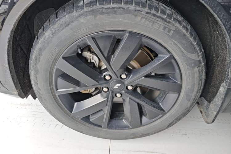 Used Li Auto L7 2023 Pro Model Left Front Wheel Hub