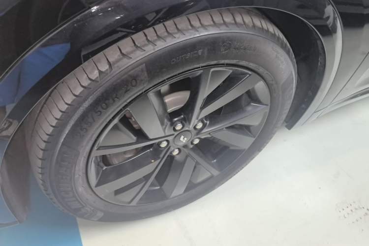 Used Li Auto L7 2023 Pro Model Left Front Wheel Hub
