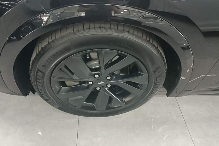 Used Li Auto L7 2023 Pro Model Left Front Wheel Hub