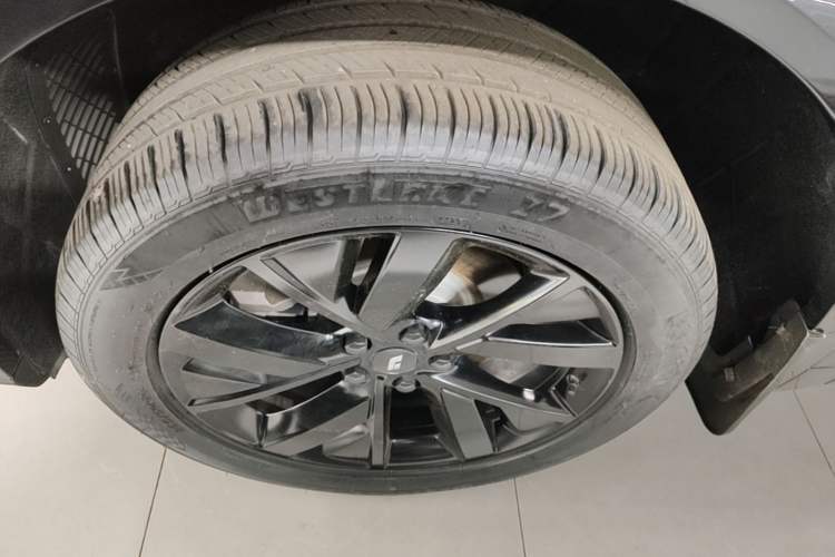 Used Li Auto L7 2023 Pro Model Left Front Wheel Hub