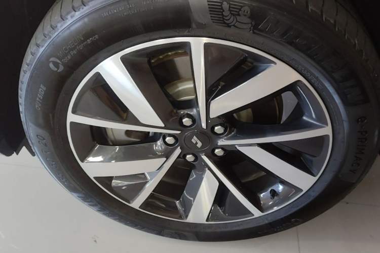 Used Li Auto L7 2023 Air model Left Front Wheel Hub