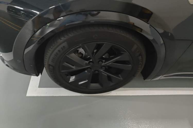 Used Li Auto L7 2023 Max model Left Front Wheel Hub