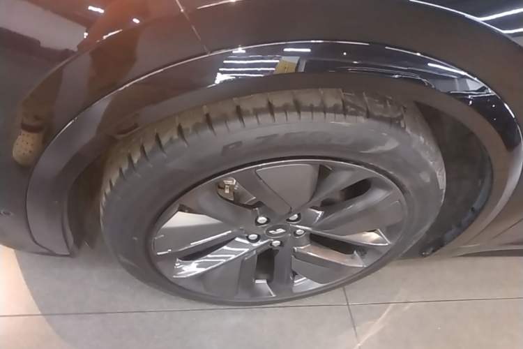 Used Li Auto L7 2023 Pro Model Left Front Wheel Hub
