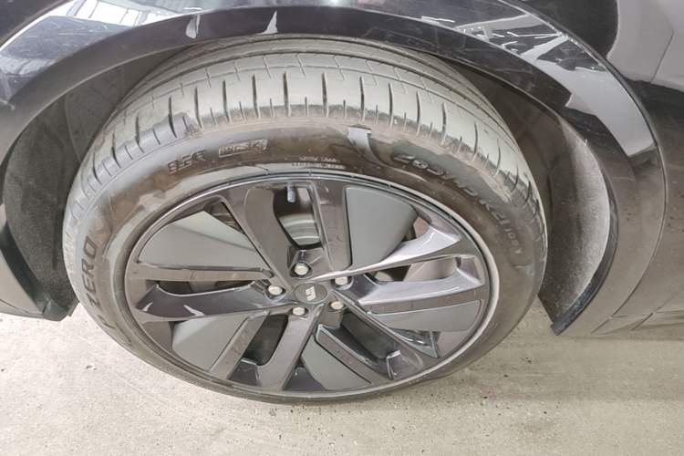 Used Li Auto L7 2023 Pro Model Left Front Wheel Hub