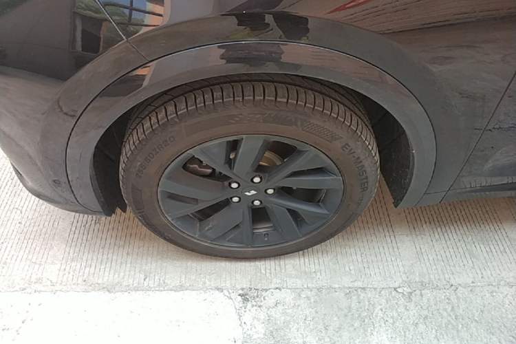 Used Li Auto L7 2023 Air model Left Front Wheel Hub