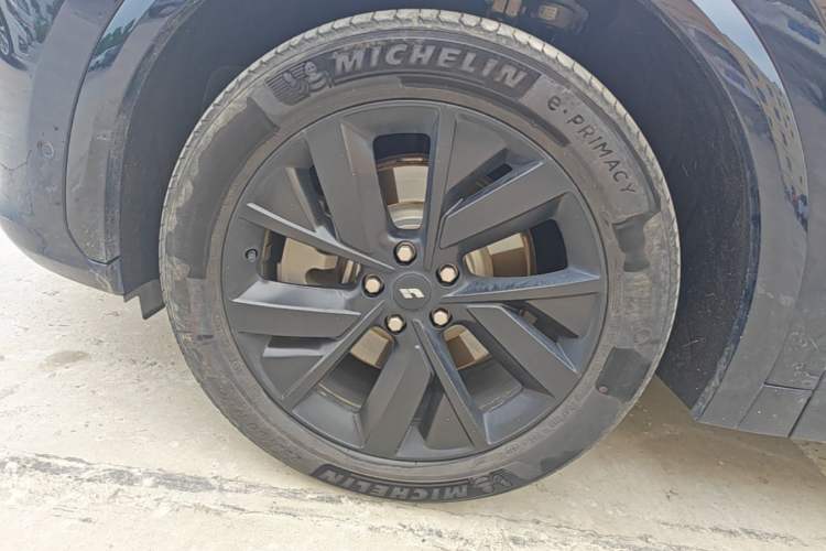 Used Li Auto L7 2023 Air model Left Front Wheel Hub