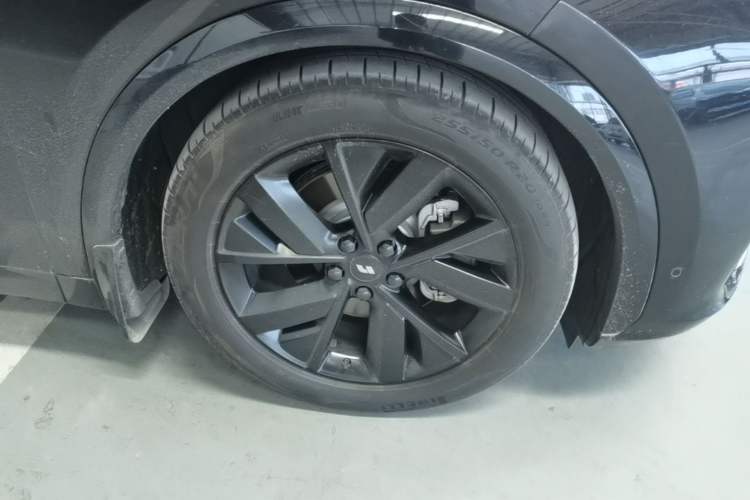 Used Li Auto L7 2023 Pro Model Right Front Wheel Hub