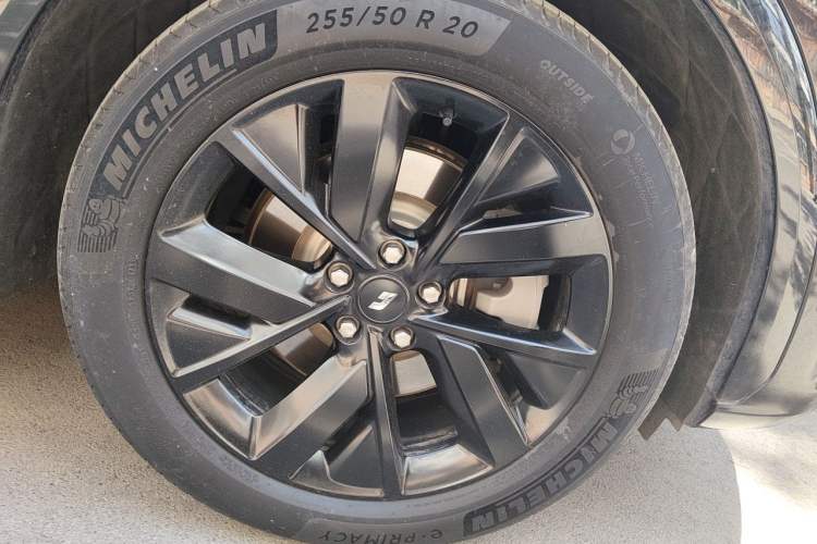 Used Li Auto L7 2023 Air model Right Front Wheel Hub