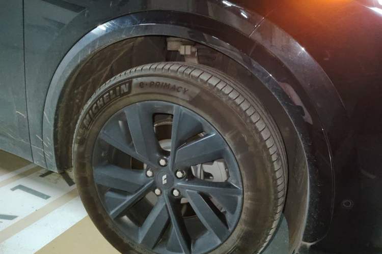 Used Li Auto L7 2023 Air model Right Front Wheel Hub