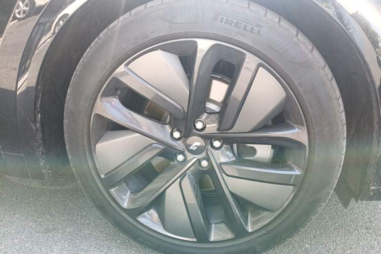 Used Li Auto L7 2023 Pro Model Right Front Wheel Hub