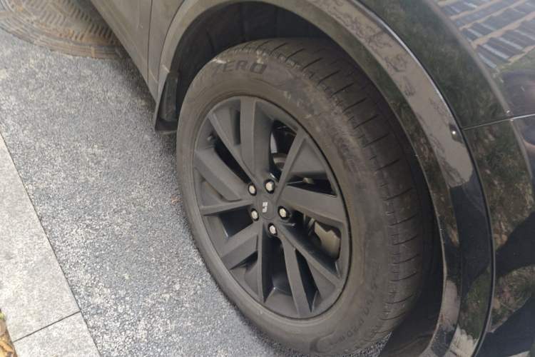 Used Li Auto L7 2023 Pro Model Right Front Wheel Hub
