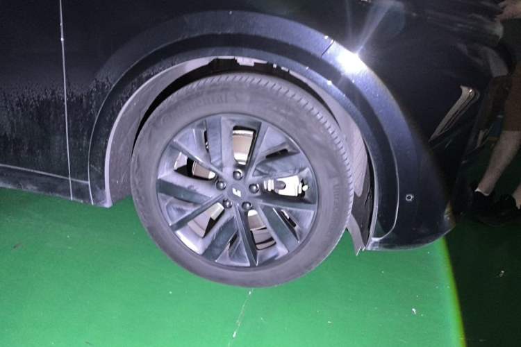 Used Li Auto L7 2023 Pro Model Right Front Wheel Hub