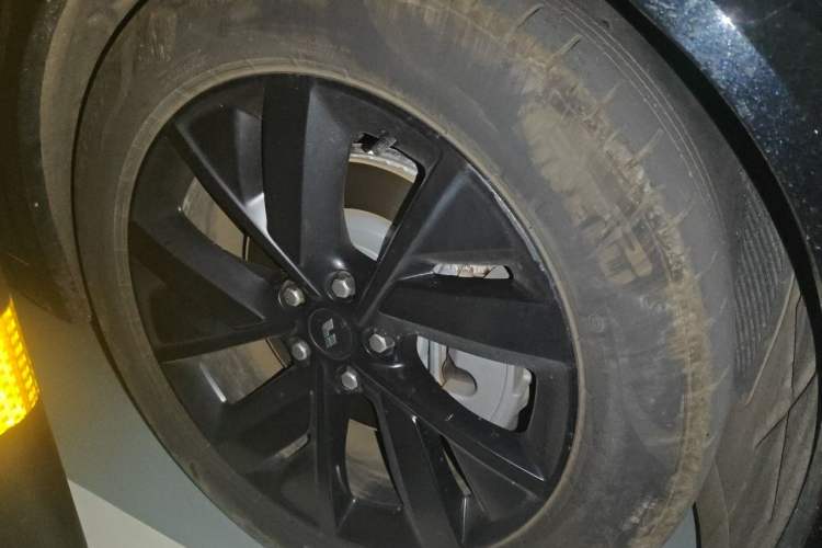 Used Li Auto L7 2023 Pro Model Right Front Wheel Hub
