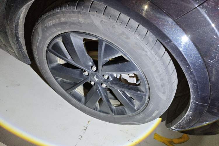 Used Li Auto L7 2023 Pro Model Right Front Wheel Hub