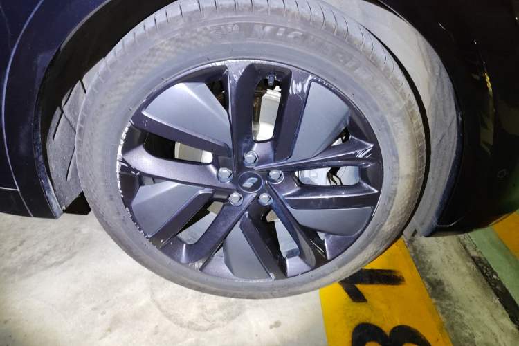Used Li Auto L7 2023 Max model Right Front Wheel Hub