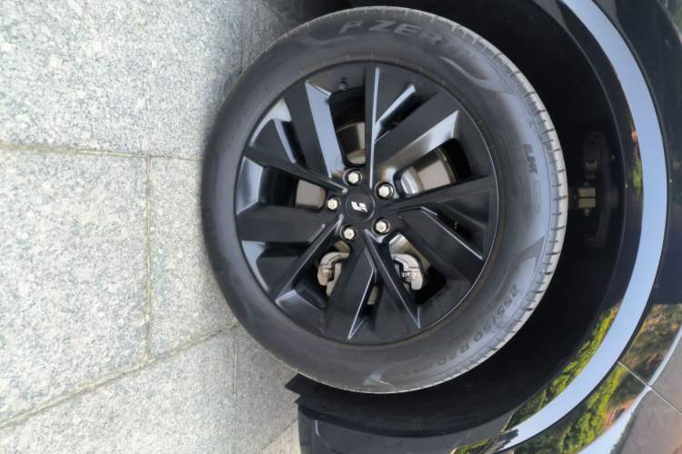 Used Li Auto L7 2023 Air model Right Front Wheel Hub