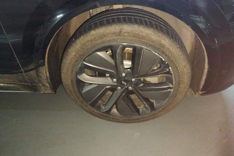 Used Li Auto L7 2023 Air model Right Front Wheel Hub