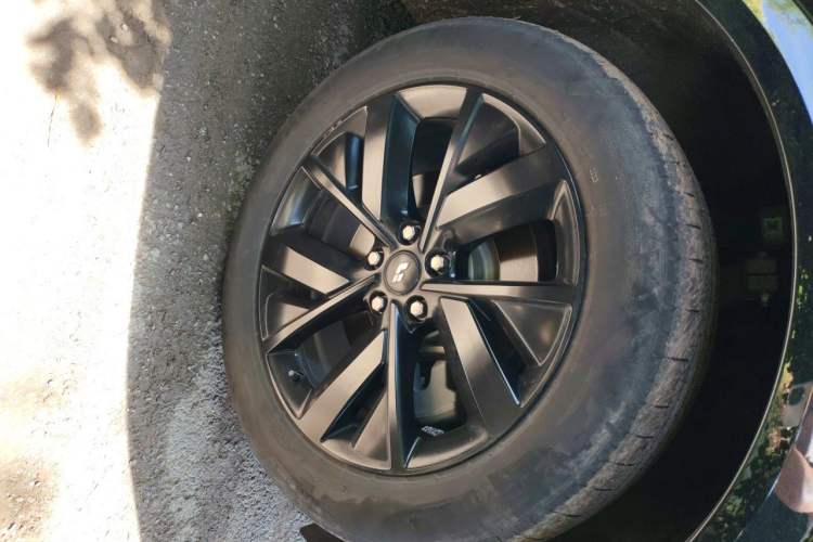 Used Li Auto L7 2023 Air model Right Front Wheel Hub
