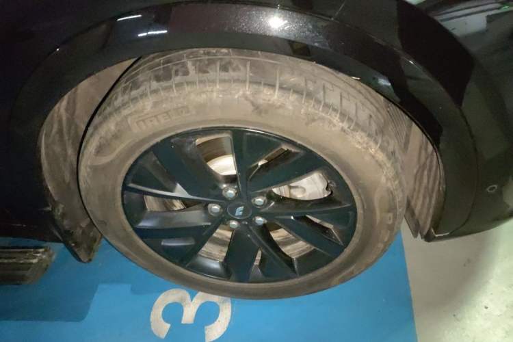 Used Li Auto L7 2023 Pro Model Right Front Wheel Hub