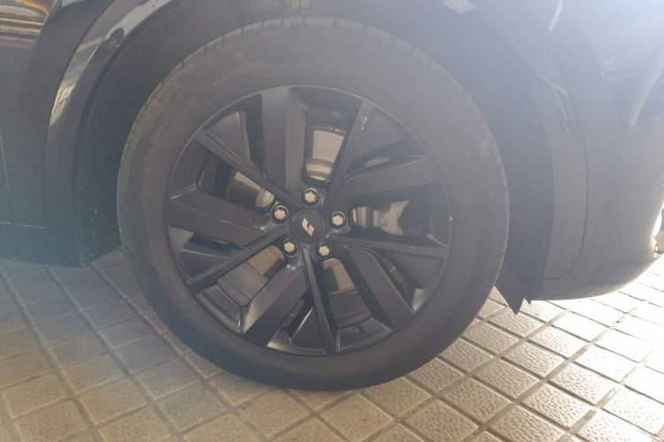 Used Li Auto L7 2023 Pro Model Right Front Wheel Hub